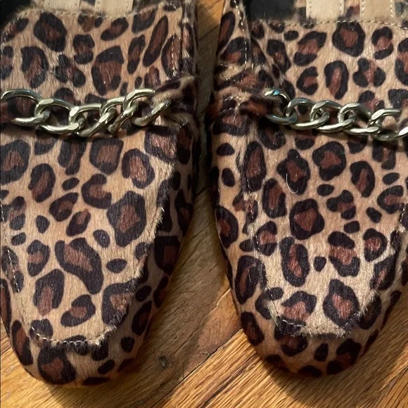 Leopard Print Chain Detail Women's Slip-on Dress Shoe - Picture 4 of 6